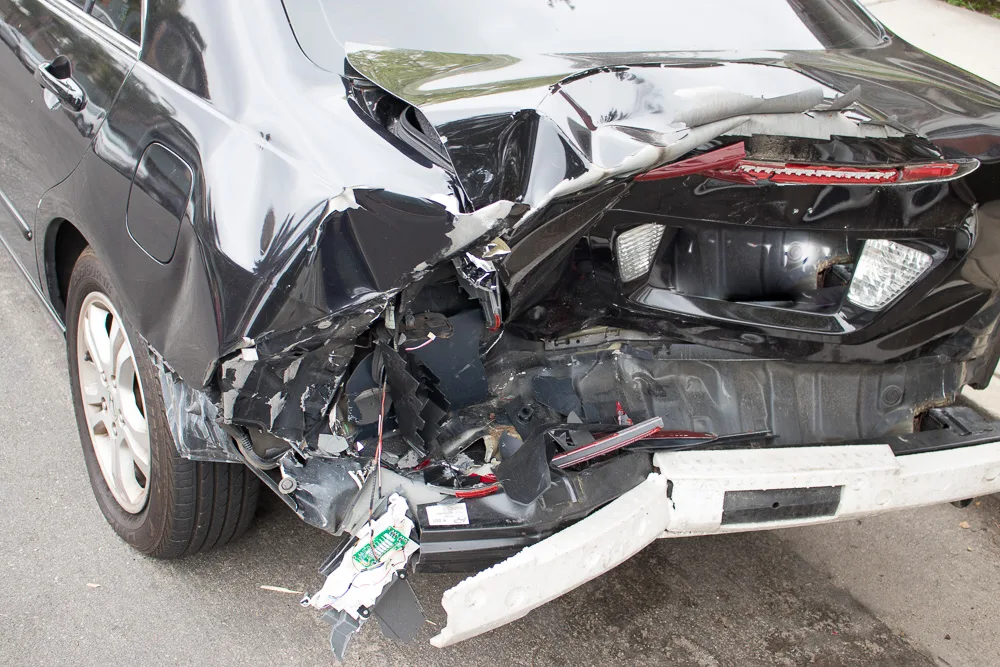 Junction City, KS - Abilene Man Hurt in Rear-end Crash on I-70