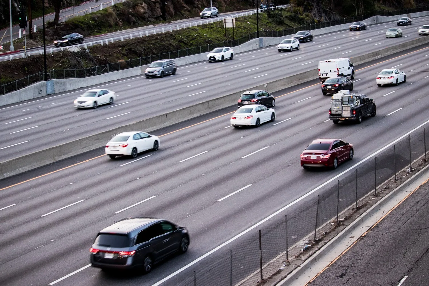 Kansas City, KS - Two Injured in Auto Accident on I-635