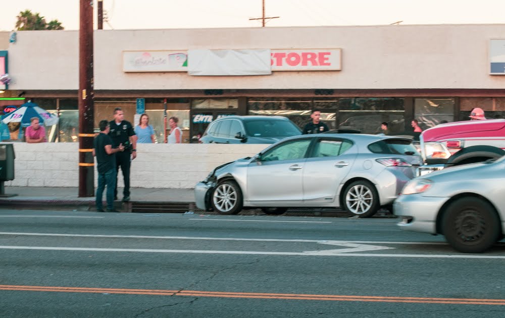 Overland Park, KS - Quivira Rd & W 119th St Crash with Injuries