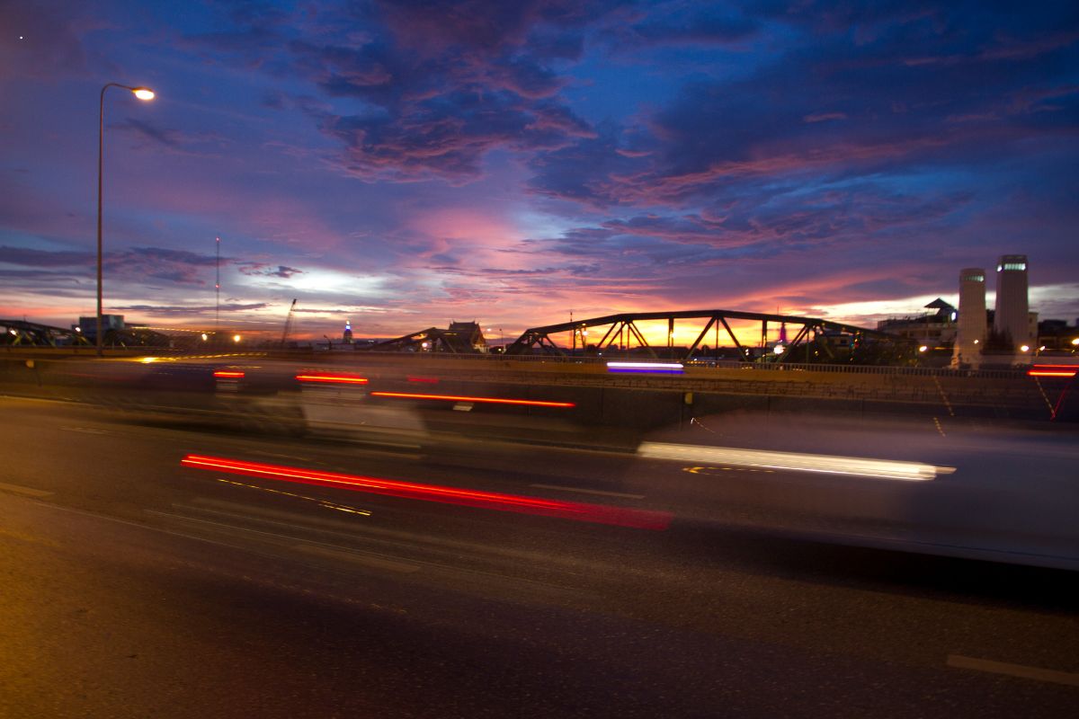 Overland Park, KS – Two Injured in Early Morning Crash on I-35